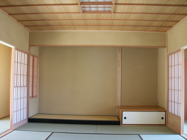 和室の床には畳床と琵琶棚を組み合わせています。